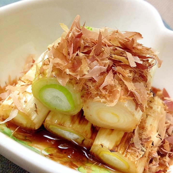 魚焼きグリルで同時に2品。長ねぎグリルおかかのせ。